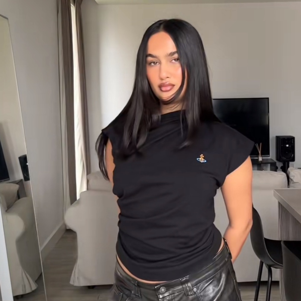 “Vivienne Westwood” - “Hebo” Asymmetrical Top